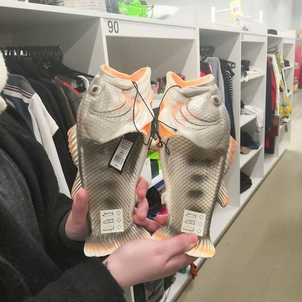 Weird Finds In Thrift Shops (38 pics)