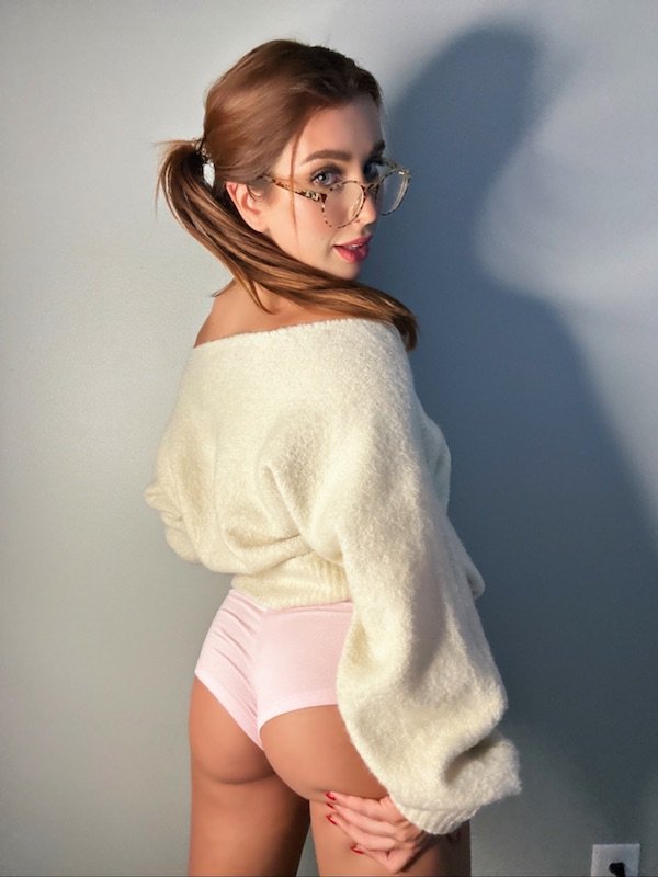 Girls In Glasses (29 pics)