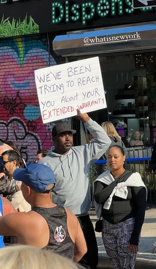 Funny Signs At The New York Marathon (24 pics)