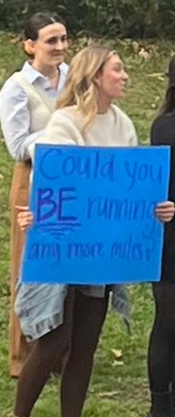 Funny Signs At The New York Marathon (24 pics)