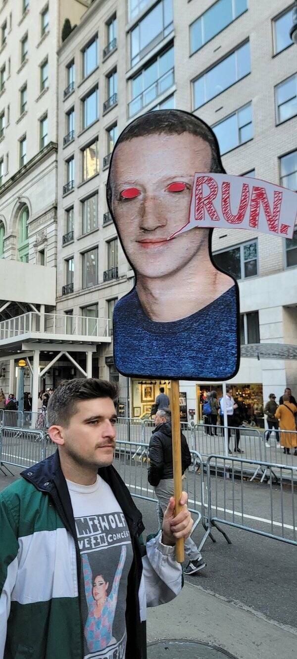 Funny Signs At The New York Marathon (24 pics)