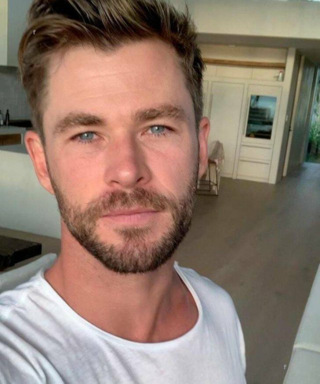 People Chosen The Most Attractive Actors (20 pics) People Chosen The Most Attractive Actors (20 pics)