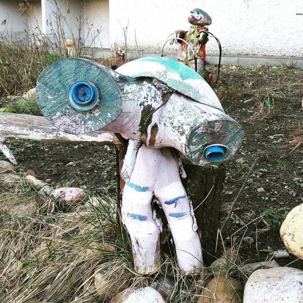 What Is Going On Here? (39 pics)