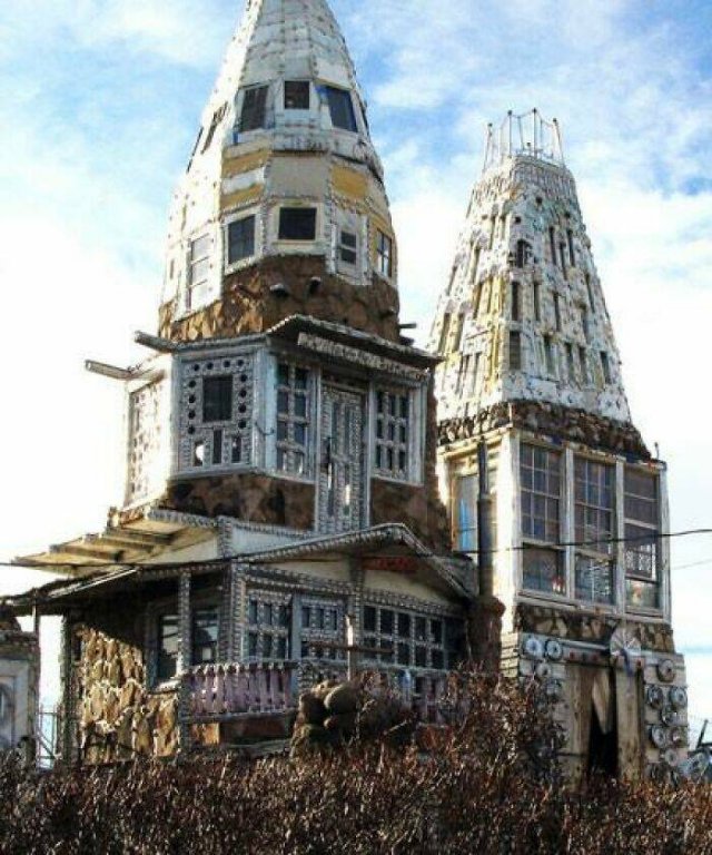 Unusual Houses (22 pics)