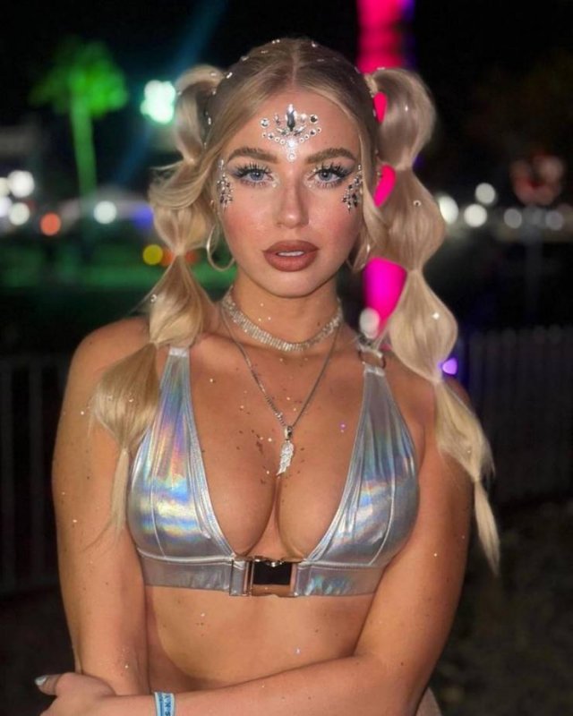 Girls At Music Festivals (38 pics)