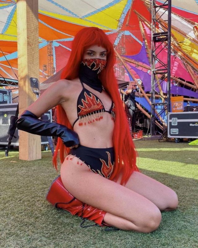 Girls At Music Festivals (38 pics)