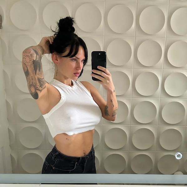 Braless Girls (30 pics)