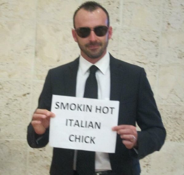 Original Signs At Airports (27 pics)