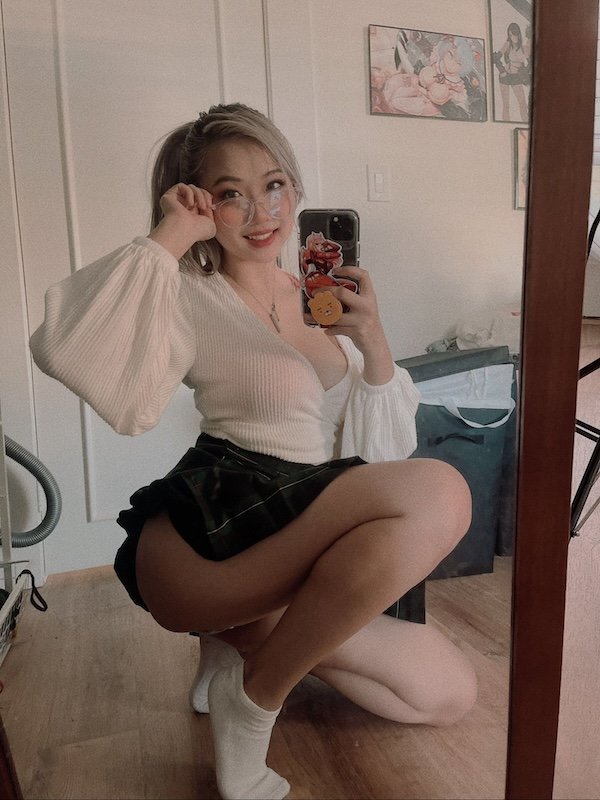 Selfie Girls (30 pics)