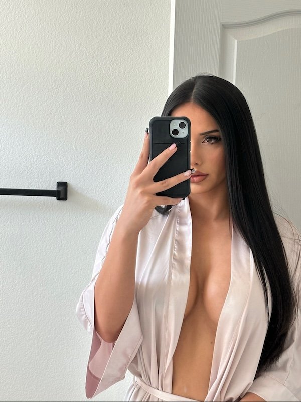 Selfie Girls (30 pics)