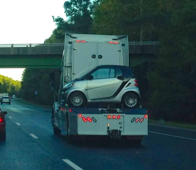 Strange Encounters On The Roads (44 pics)