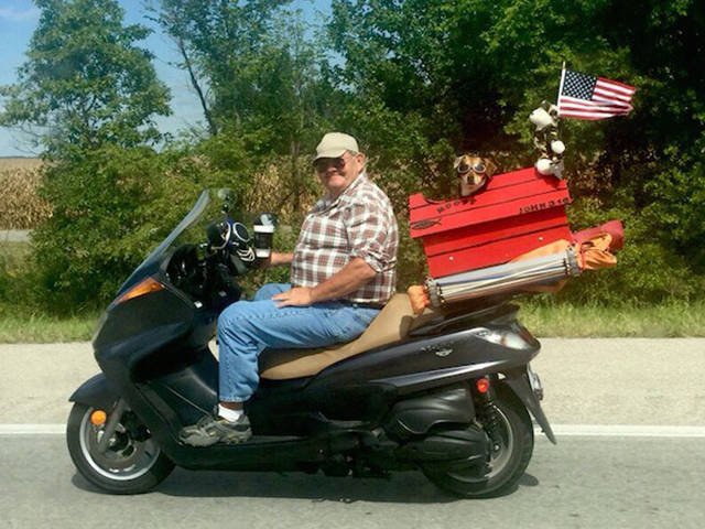 Strange Encounters On The Roads (44 pics)