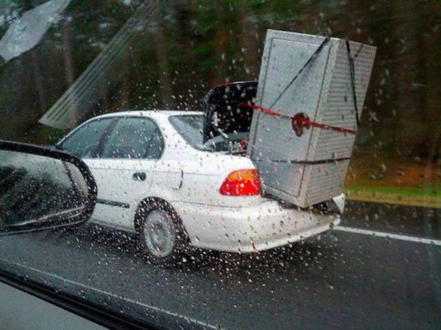 Strange Encounters On The Roads (44 pics)
