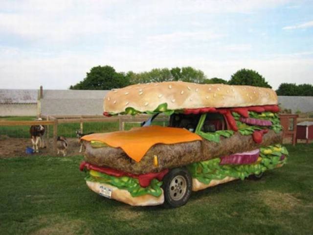 Strange Encounters On The Roads (44 pics)