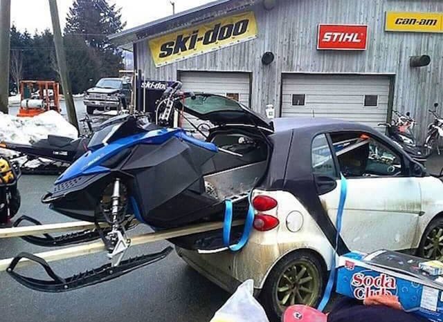 Strange Encounters On The Roads (44 pics)