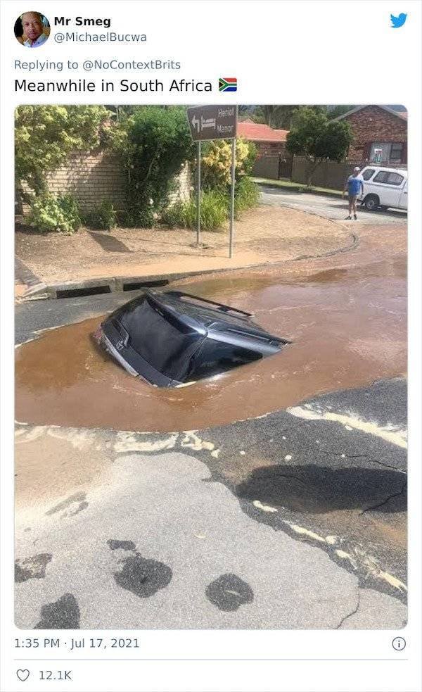 Weird Car Crashes (23 pics)