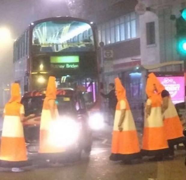 What Is Going On Here? (49 pics)