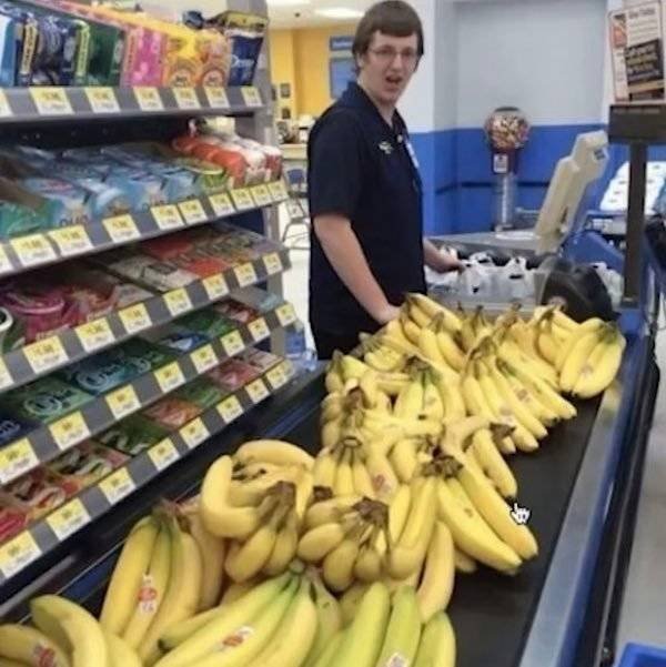 What Is Going On Here? (49 pics)