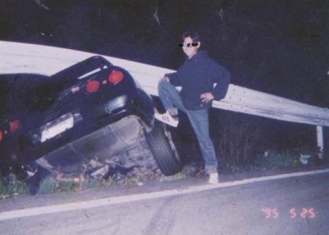 Weird Car Crashes (23 pics)