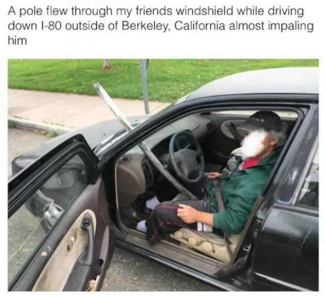 Weird Car Crashes (23 pics)