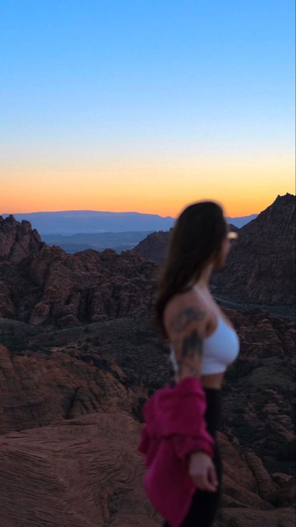 Girls And Nature (41 pics)