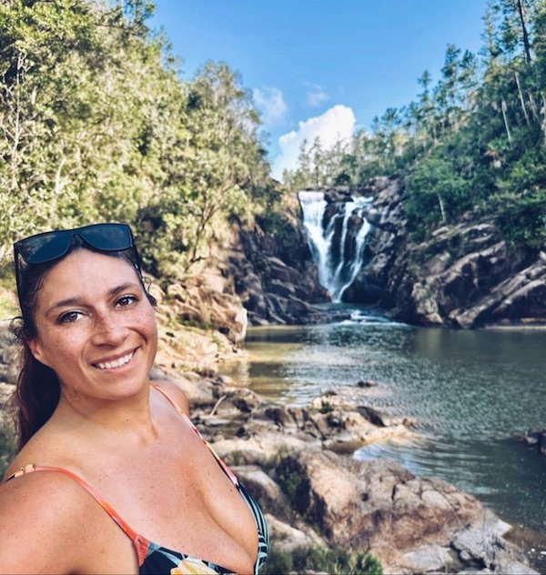 Girls And Nature (41 pics)