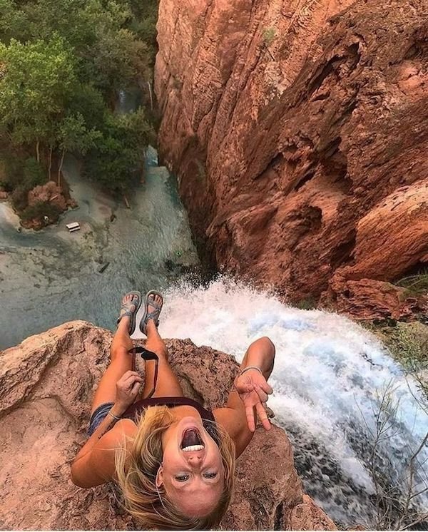 Girls And Nature (41 pics)
