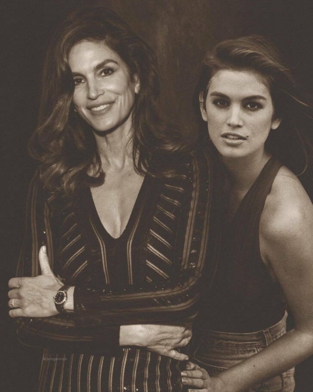 Celebrities ''Meet'' Younger Versions Of Themselves (18 pics) Celebrities ''Meet'' Younger Versions Of Themselves (18 pics)