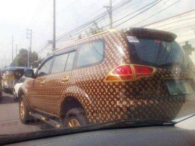 What Is Going On Here? (42 pics)