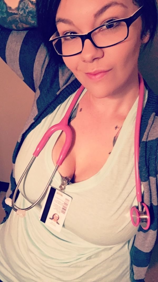 Hot Nurses (23 pics)