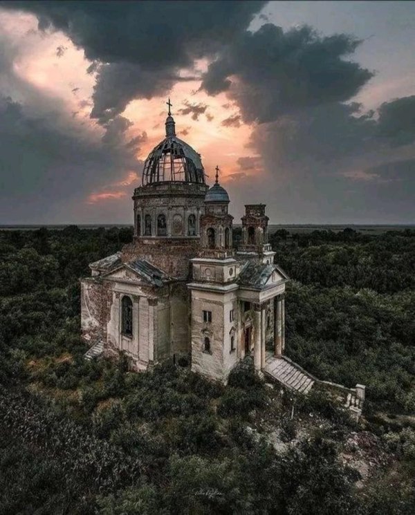 Awesome Abandoned Places (19 pics)