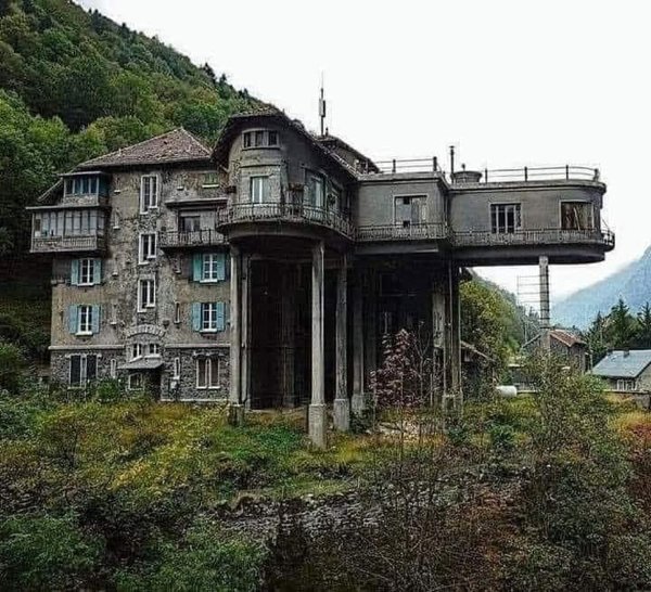 Awesome Abandoned Places (19 pics)