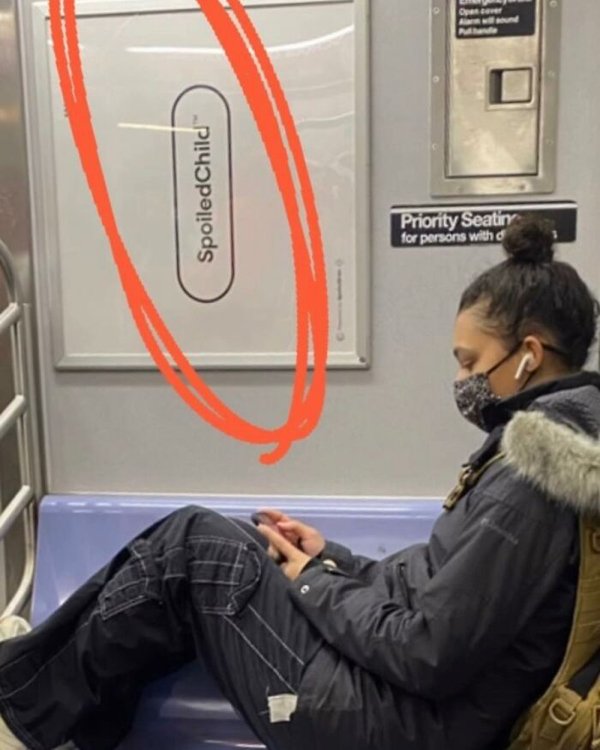 Unexpected Coincidences In Public Transport (29 pics)