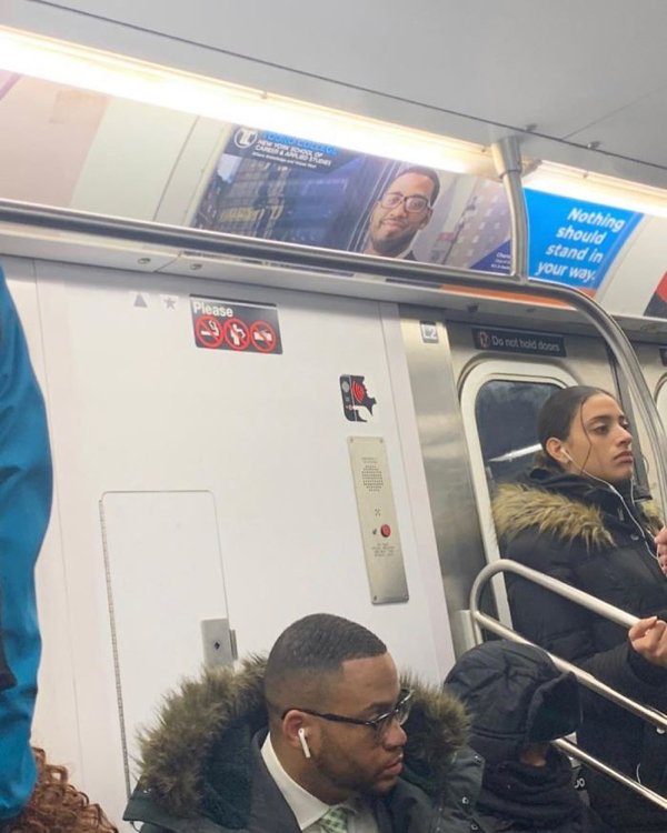 Unexpected Coincidences In Public Transport (29 pics)
