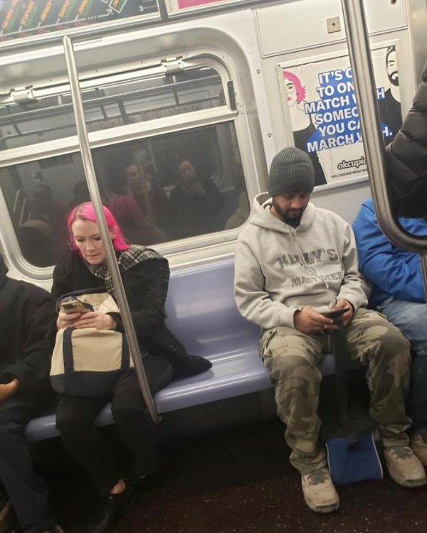 Unexpected Coincidences In Public Transport (29 pics)