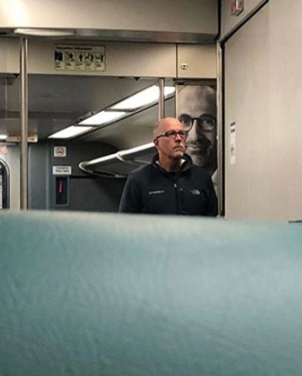 Unexpected Coincidences In Public Transport (29 pics)