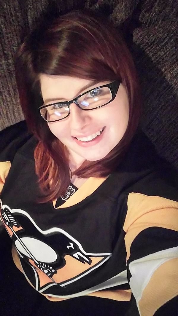 Girls In Hockey Sweaters (35 pics)