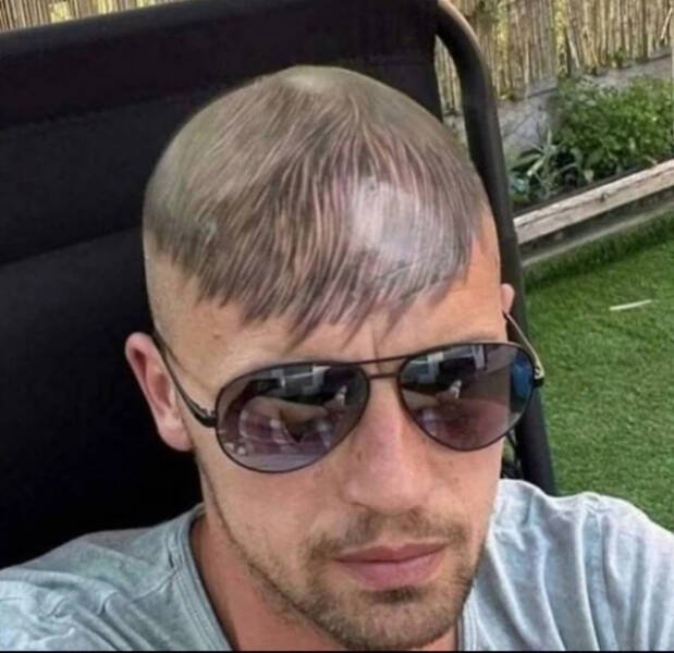 What Is Going On Here? (25 pics)