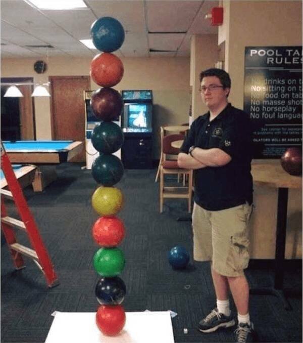 What Is Going On Here? (25 pics)