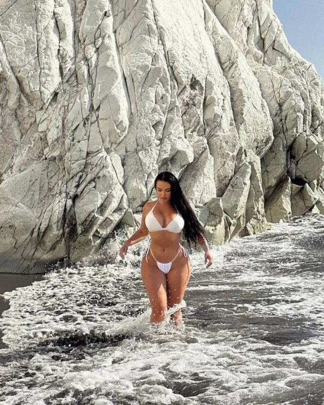 Wet Girls (39 pics)