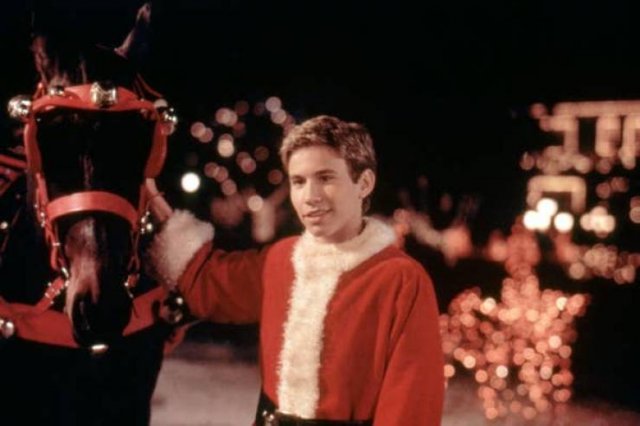 Child Actors From Popular Christmas Movies Then And Now (45 pics)