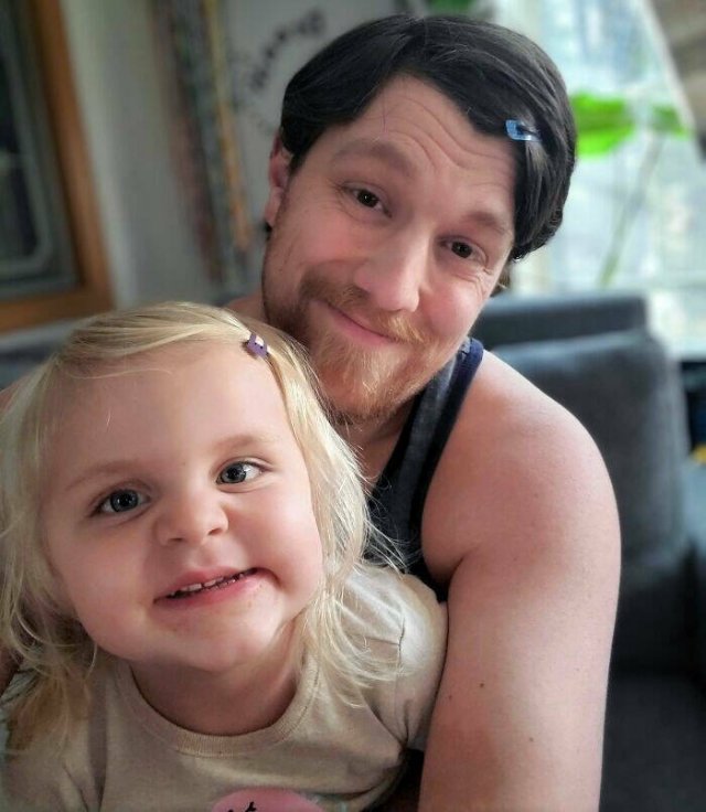 When Children Are Left With Their Fathers (24 pics) When Children Are Left With Their Fathers (24 pics)