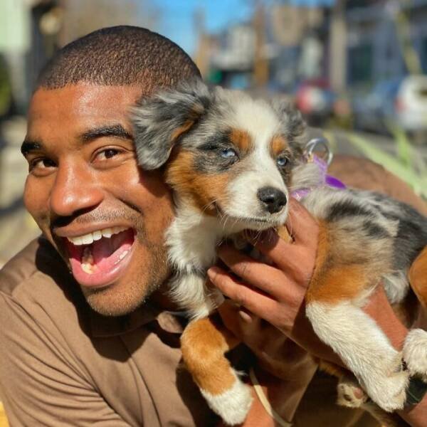 The Postman Who Loves Dogs Very Much (25 pics)