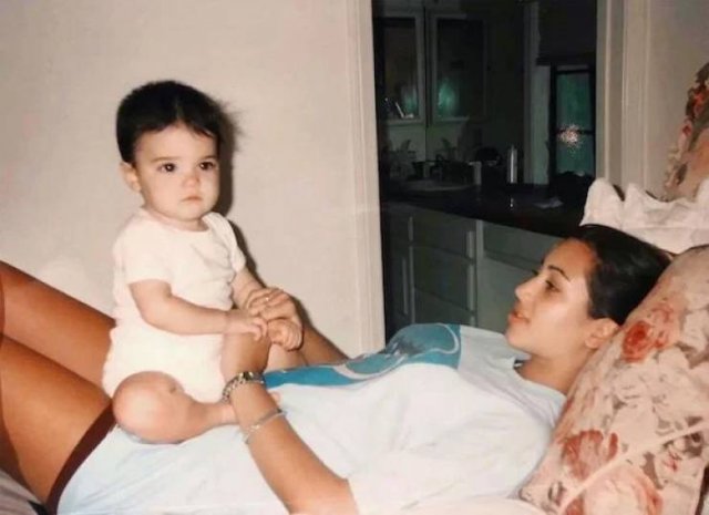 Celebrities In Their Youth (24 pics) Celebrities In Their Youth (24 pics)