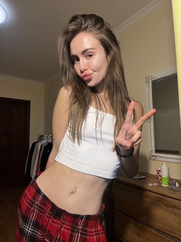Girls In Pajamas (33 pics)