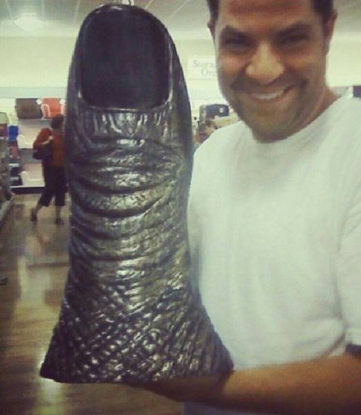 Weird Finds In Thrift Shops (36 pics)