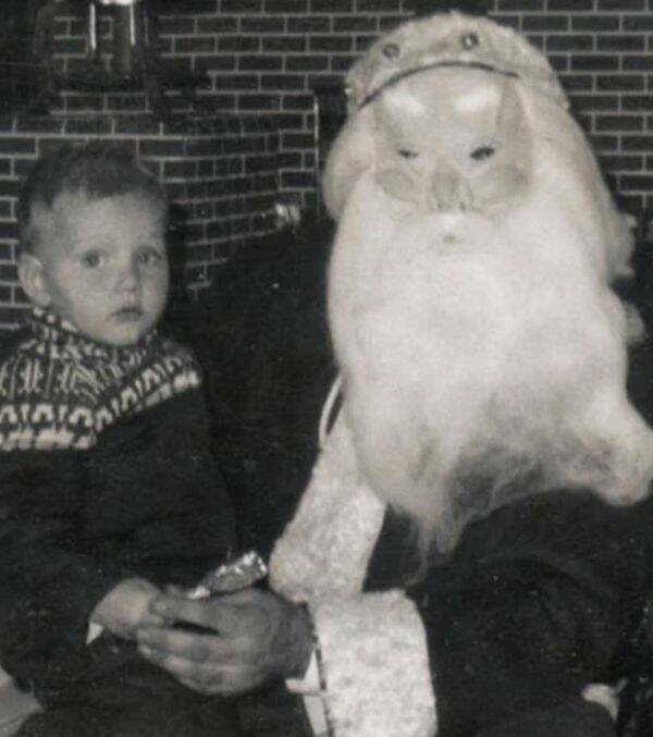 Scary Mall Santas (25 pics)