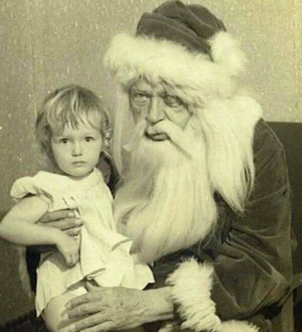 Scary Mall Santas (25 pics)