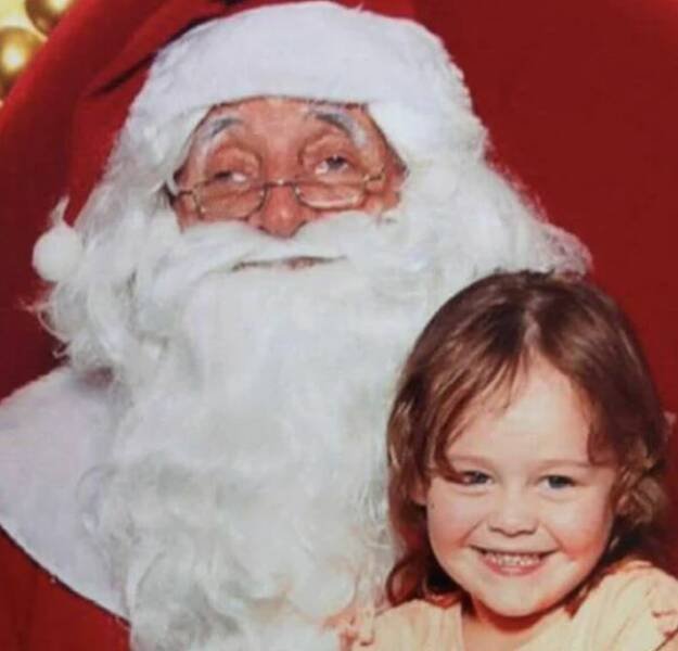 Scary Mall Santas (25 pics)