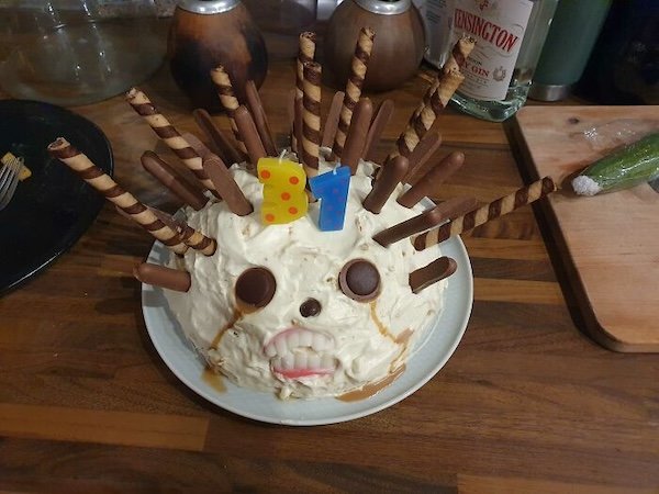 Unusual And Creepy Cakes (29 pics)